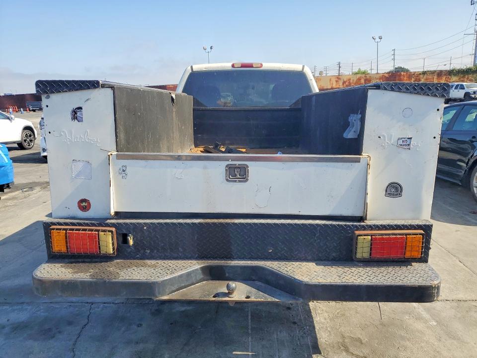 2002 Gmc SIERRA VIN 1GDHC24U12E117350 COPART salvage auction — NORMAL WEAR, Ca - Dis/Dlr/Exp Only Clean Title, sold $225 on 2026-07-10 (photo 6)