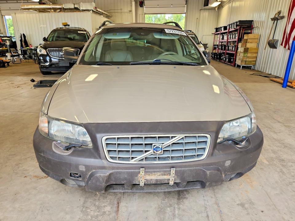 2004 Volvo Xc70 VIN YV1SZ59H841136424 COPART salvage auction — VANDALISM, Mn - Certificate Of Title, sold $2,400 on 2026-07-28 (photo 5)