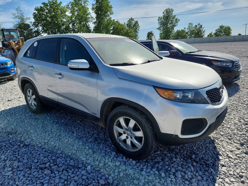 2013 Kia Sorento VIN 5XYKTDA62DG356511 COPART salvage auction — FRONT END, Mi - Dealer Only Clean Title, sold $525 on 2026-07-30 (photo 4)