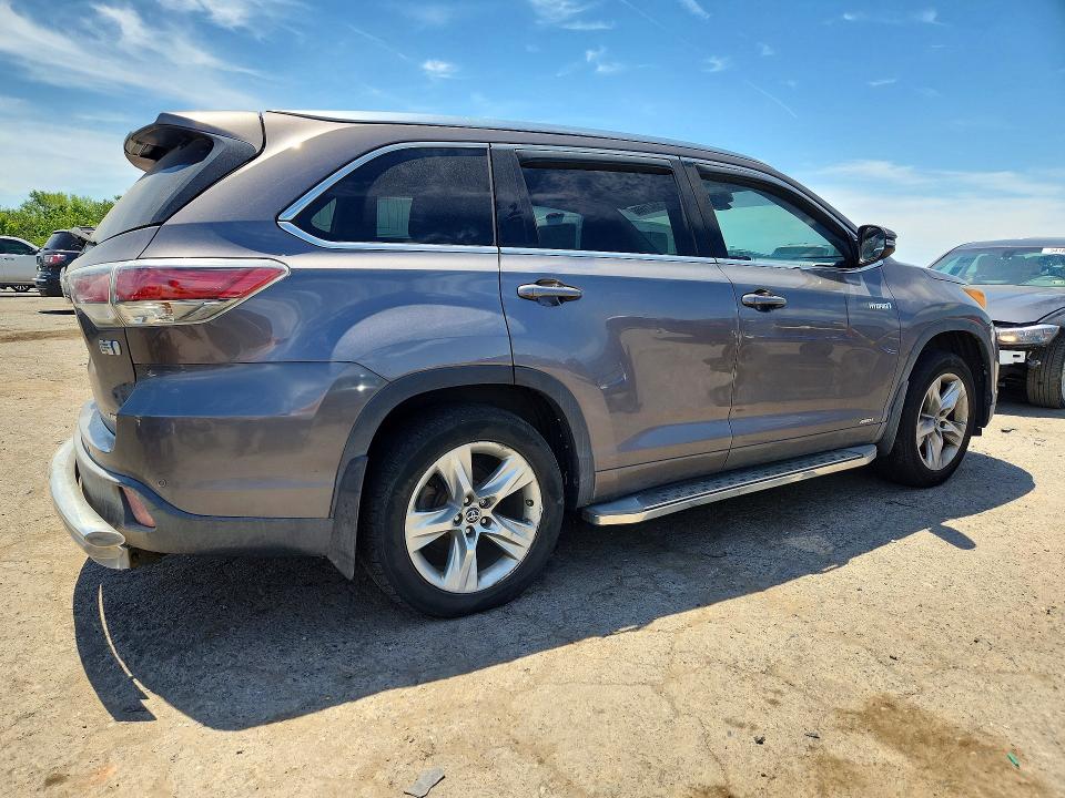 2016 Toyota Highlander VIN 5TDDCRFH3GS013939 COPART salvage auction — REAR END, PA - CERTIFICATE OF SALVAGE, sold $7,100 on 2026-07-31 (photo 3)