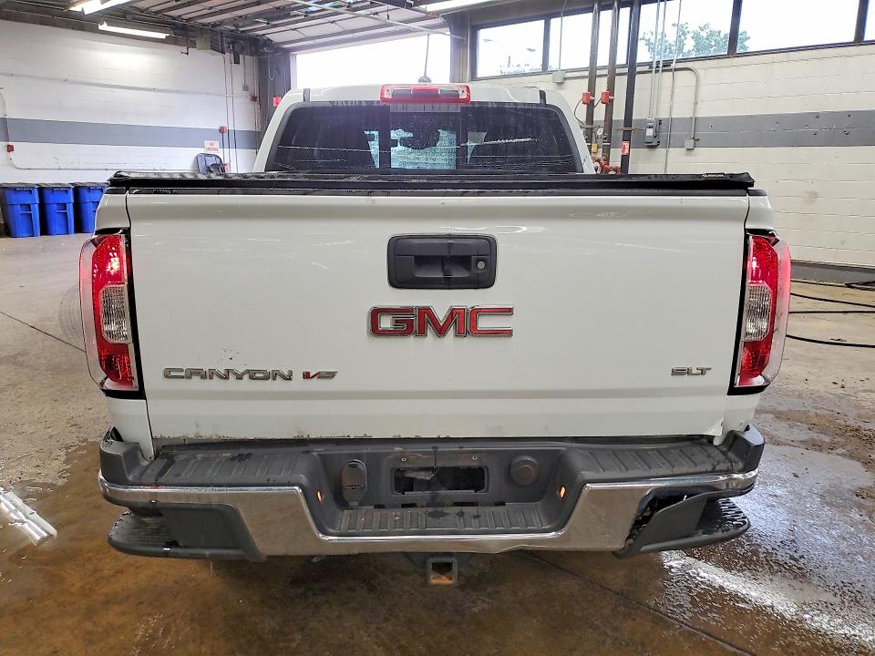 2018 Gmc Canyon VIN 1GTG6DEN3J1300507 COPART salvage auction — MINOR DENT/SCRATCHES, WV - CERTIFICATE OF TITLE, sold $11,000 on 2026-07-24 (photo 6)