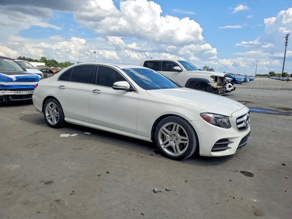 2017 Mercedes-benz E-klasse VIN WDDZF4JB1HA204766 COPART salvage auction — REAR END, Fl - Cert Of Title Slvg Rebuildable, sold $6,200 on 2026-08-03 (photo 4)