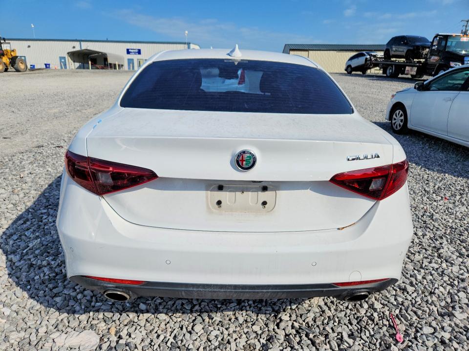 2017 Alfa romeo Giulia VIN ZARFAEBN6H7553984 COPART salvage auction — MECHANICAL, Tn - Certificate Of Title, sold $2,400 on 2026-07-27 (photo 6)
