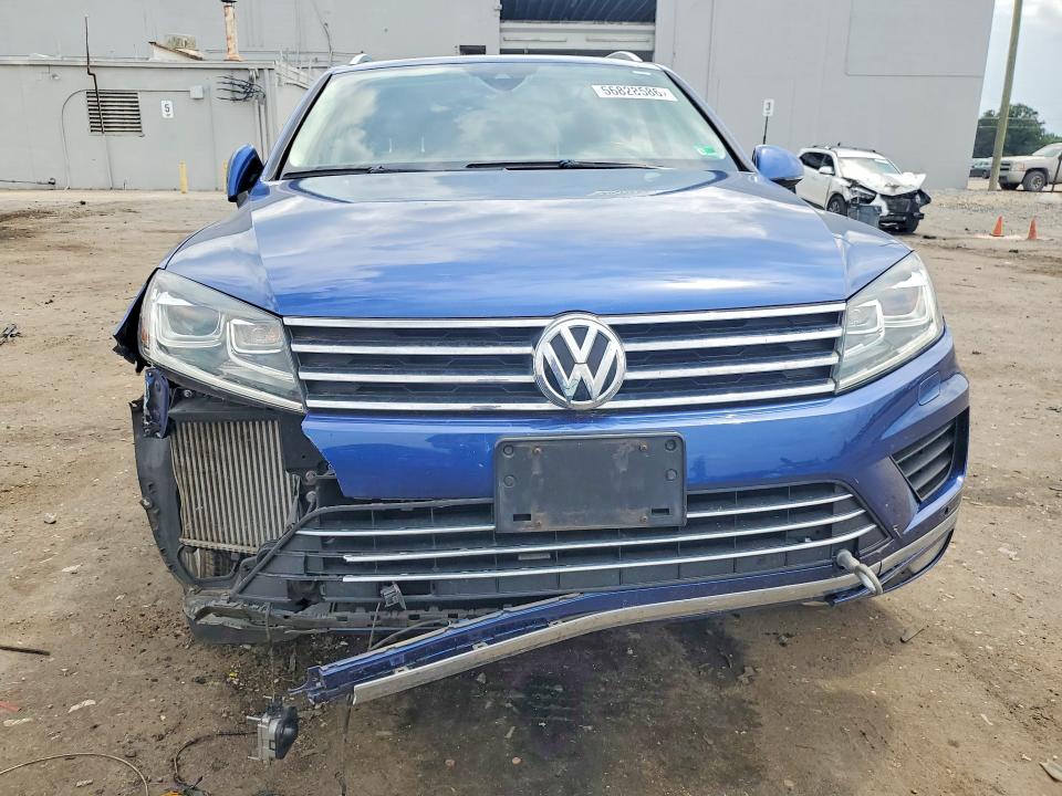 2016 Volkswagen Touareg VIN WVGEP9BP0GD003737 COPART salvage auction — FRONT END, VA - CERT OF TITLE - SALVAGE, sold $2,850 on 2026-07-08 (photo 5)