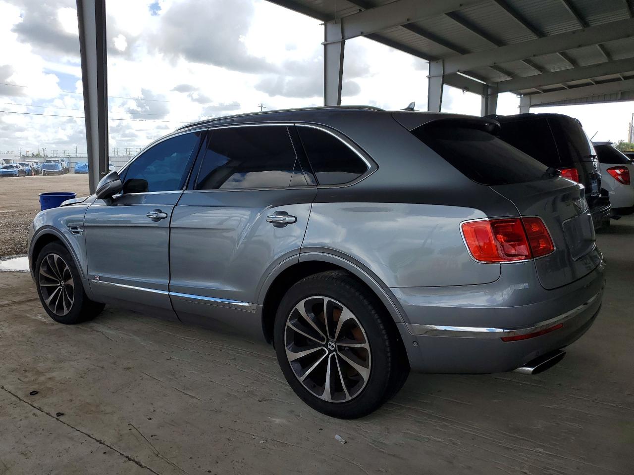 2018 Bentley Bentayga VIN SJAAC2ZV6JC017814 COPART salvage auction — Front End, FL - CERT OF TITLE SLVG REBUILDABLE, sold $22,600 on 2026-09-09 (photo 2)