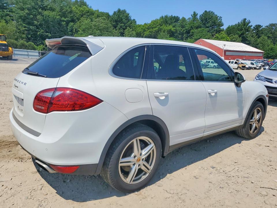 2014 Porsche Cayenne VIN WP1AA2A2XELA91151 COPART salvage auction — UNDERCARRIAGE, Ma - Certificate Of Title, sold $2,400 on 2026-07-09 (photo 3)