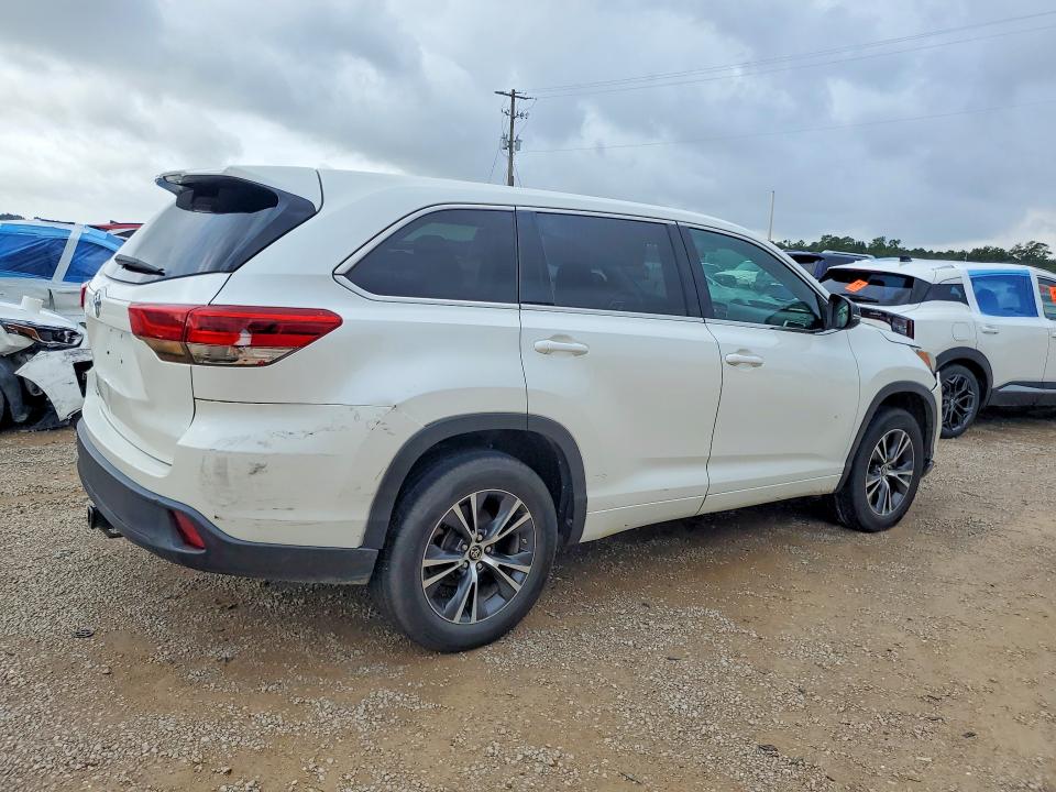 2017 Toyota Highlander VIN 5TDZZRFH6HS231640 COPART salvage auction — SIDE, Ms - Certificate Of Title (P), sold $10,200 on 2026-07-28 (photo 3)