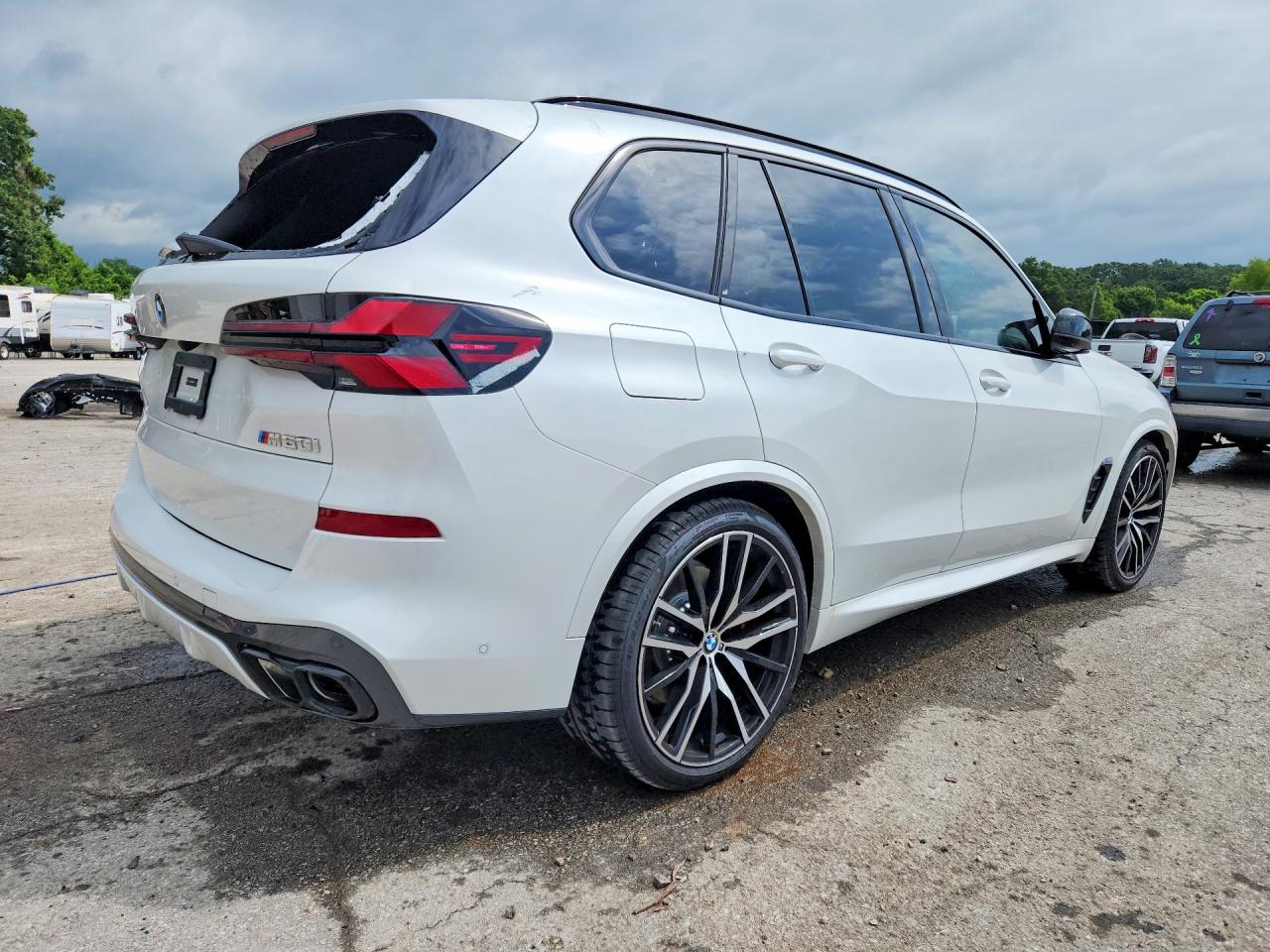 2026 BMW X5 VIN 5UX33EU08T9342466 COPART salvage auction — Hail, MO - SALVAGE CERTIFICATE OF TITLE, sold $68,000 on 2026-07-01 (photo 3)