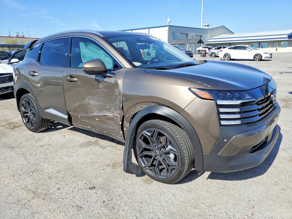 2025 Nissan VIN 3N8AP6DB4SL333570 COPART salvage auction — SIDE, Nv - Salvage Title, sold $8,700 on 2026-07-28 (photo 4)