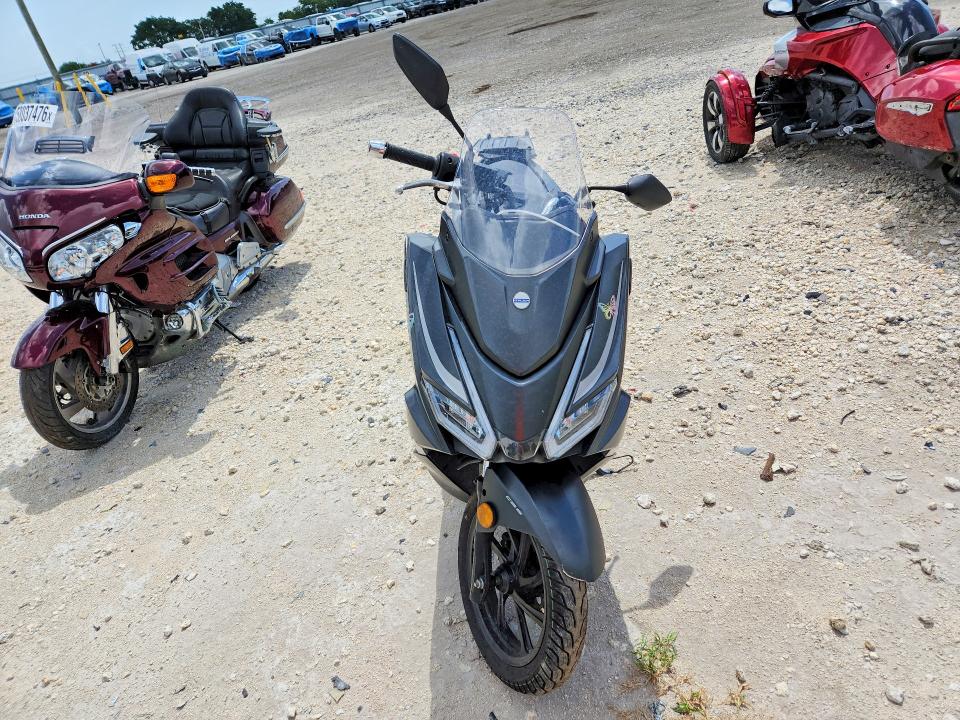 2024 Tztc Q max VIN HZ2TBCNN4R1001240 COPART salvage auction — MINOR DENT/SCRATCHES, FL - CERT OF TITLE SLVG REBUILDABLE, sold $10 on 2026-07-15 (photo 2)