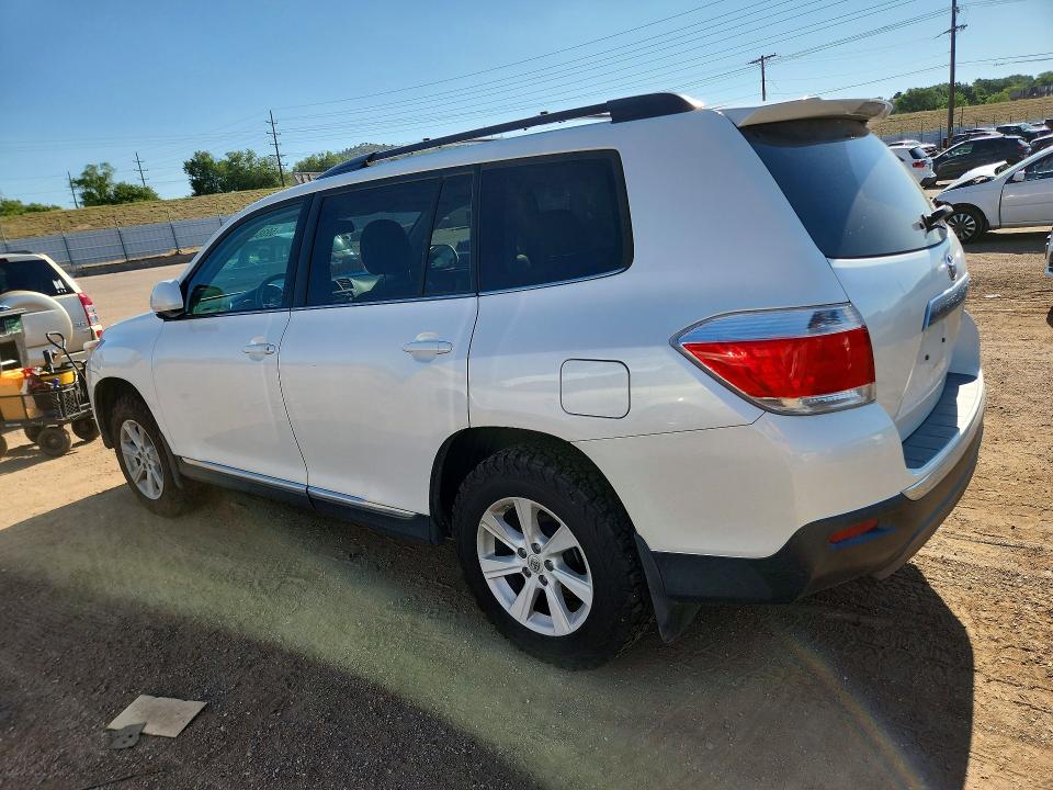 2013 Toyota Highlander VIN 5TDBK3EH1DS220463 COPART salvage auction — UNDERCARRIAGE, CO - DIS/DLR/EXP ONLY CLEAN TITLE, sold $2,800 on 2026-07-27 (photo 2)