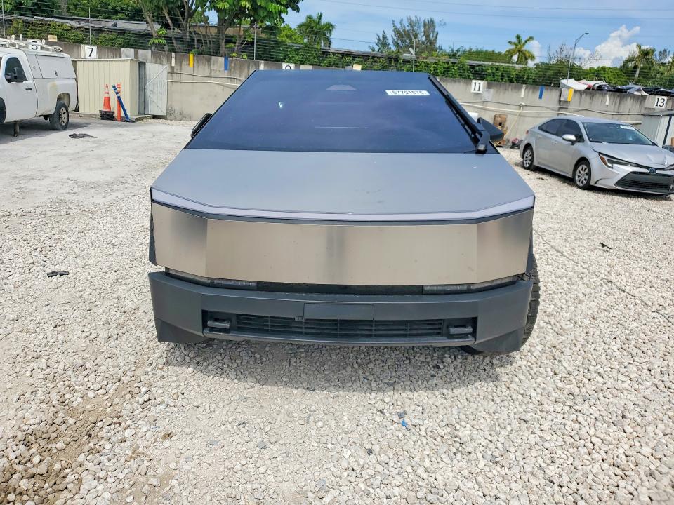2024 Tesla VIN 7G2CEHEE5RA039371 COPART salvage auction — REAR END, Fl - Cert Of Title Slvg Rebuildable, sold $4,000 on 2026-07-28 (photo 5)