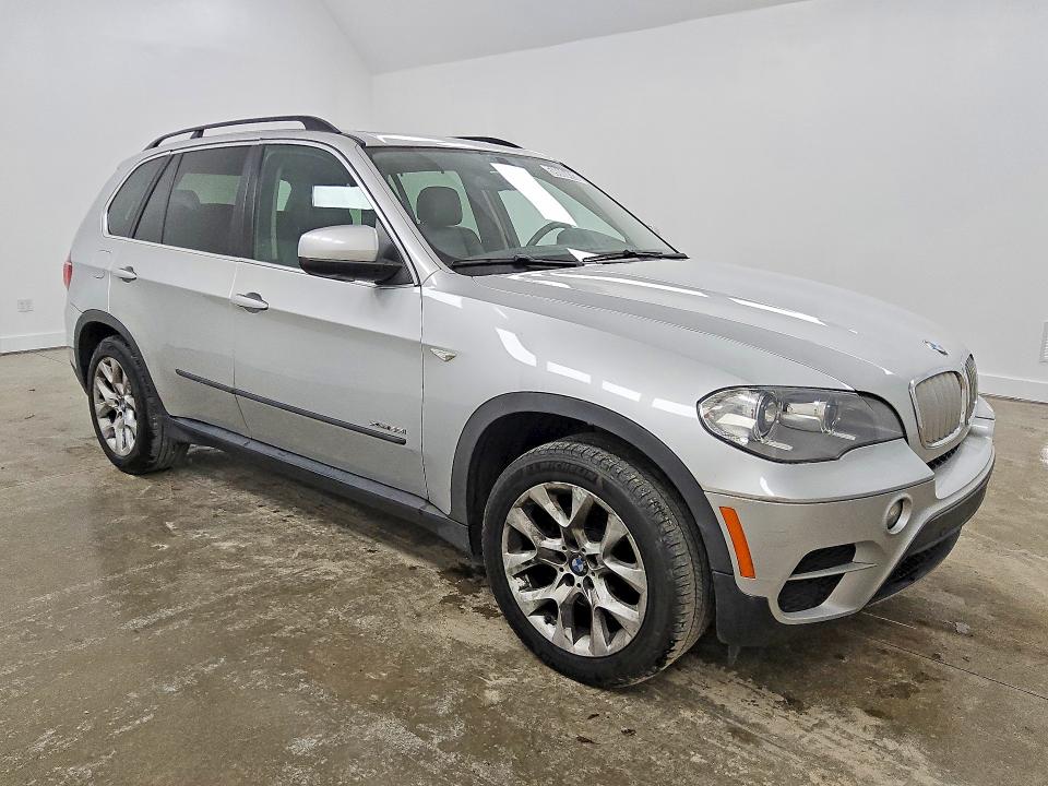 2013 BMW X5 VIN 5UXZV4C53D0E00908 COPART salvage auction — MINOR DENT/SCRATCHES, GA - CERTIFICATE OF TITLE, sold $3,600 on 2026-07-16 (photo 4)