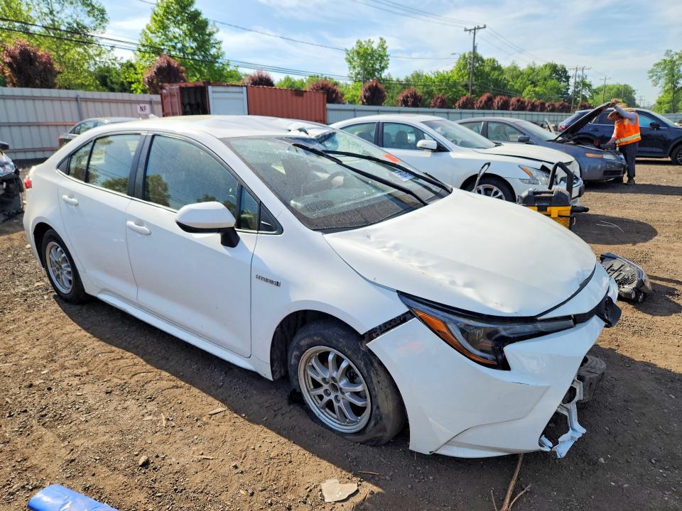 2021 Toyota Corolla VIN JTDEAMDE3MJ016368 COPART salvage auction — BIOHAZARD/CHEMICAL, Ct - Cert Of Title-Salvage, sold $5,100 on 2026-07-31 (photo 4)