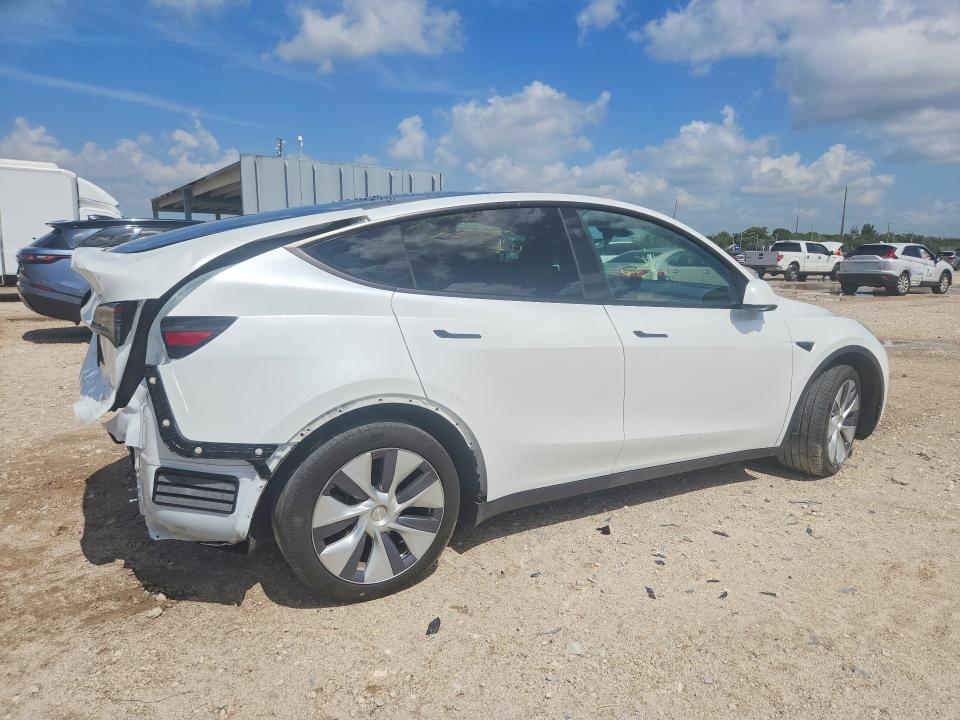 2024 Tesla Model y VIN 7SAYGDEE0RA246992 COPART salvage auction — REAR END, Salvage Title, sold $11,800 on 2026-07-16 (photo 3)