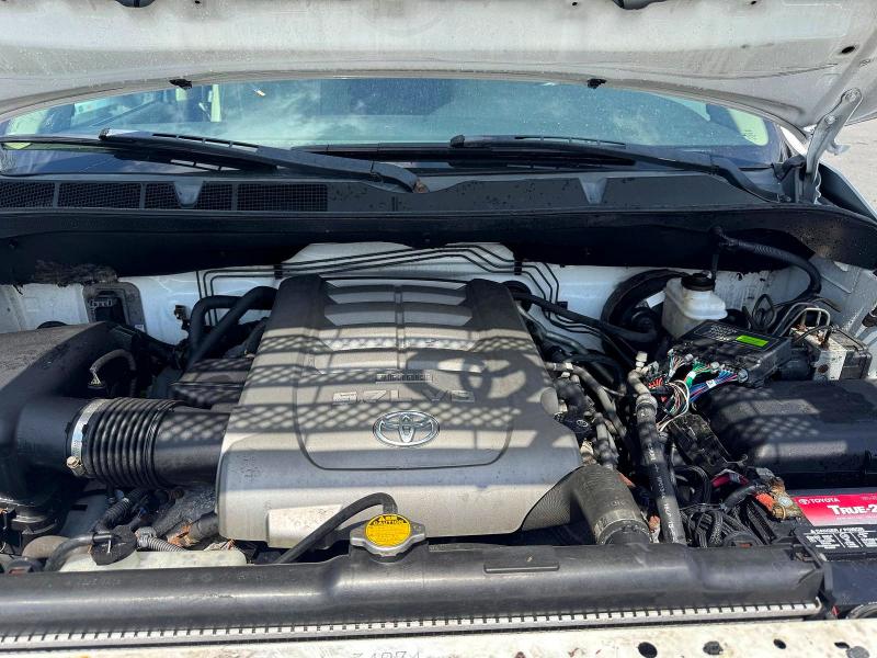 2007 Toyota Tundra VIN 5TFBV58197X020317 COPART salvage auction — MINOR DENT/SCRATCHES, MA - CERTIFICATE OF TITLE, sold $3,900 on 2026-07-03 (photo 9)