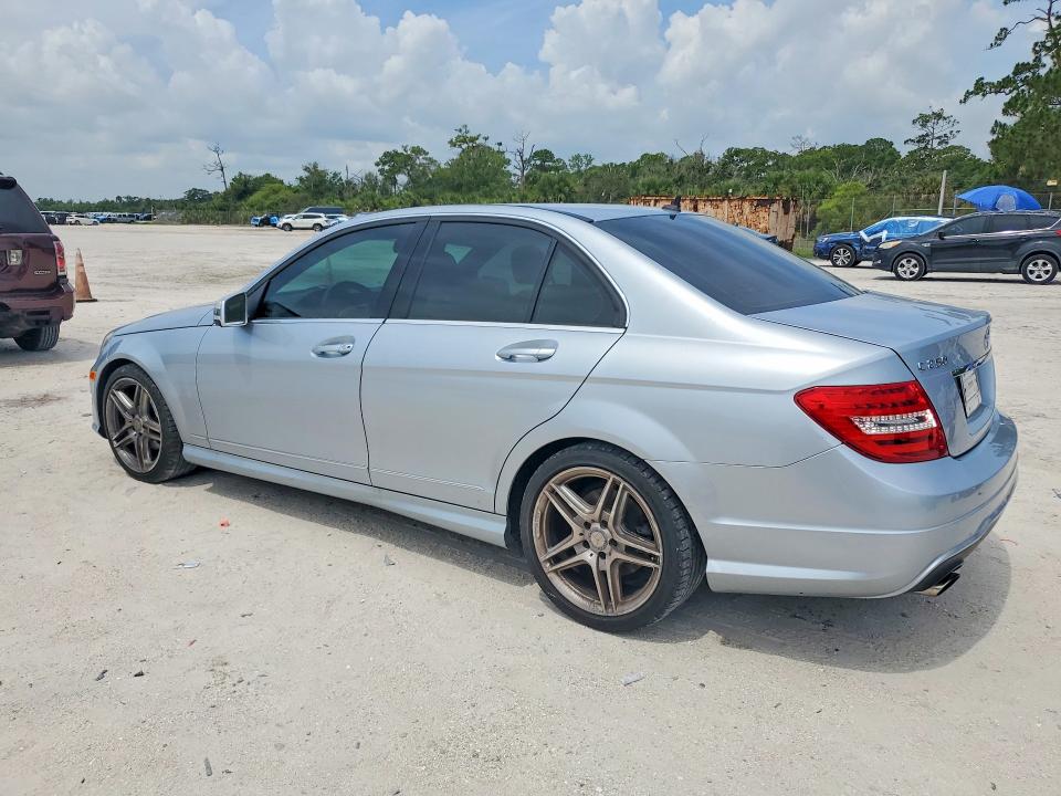 2014 Mercedes-benz VIN WDDGF4HBXEA957897 COPART salvage auction — SIDE, Fl - Cert Of Title Slvg Rebuildable, sold $850 on 2026-07-14 (photo 2)