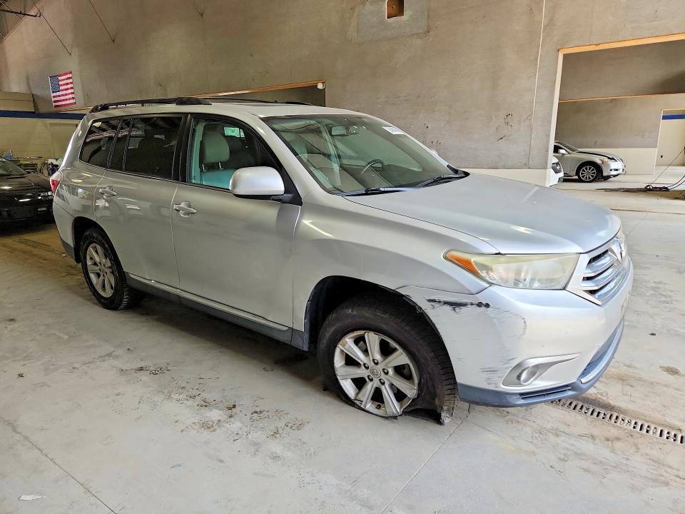 2012 Toyota Highlander VIN 5TDBK3EH3CS175170 COPART salvage auction — FRONT END, Va - Cert Of Title - Salvage, sold $3,500 on 2026-07-02 (photo 4)