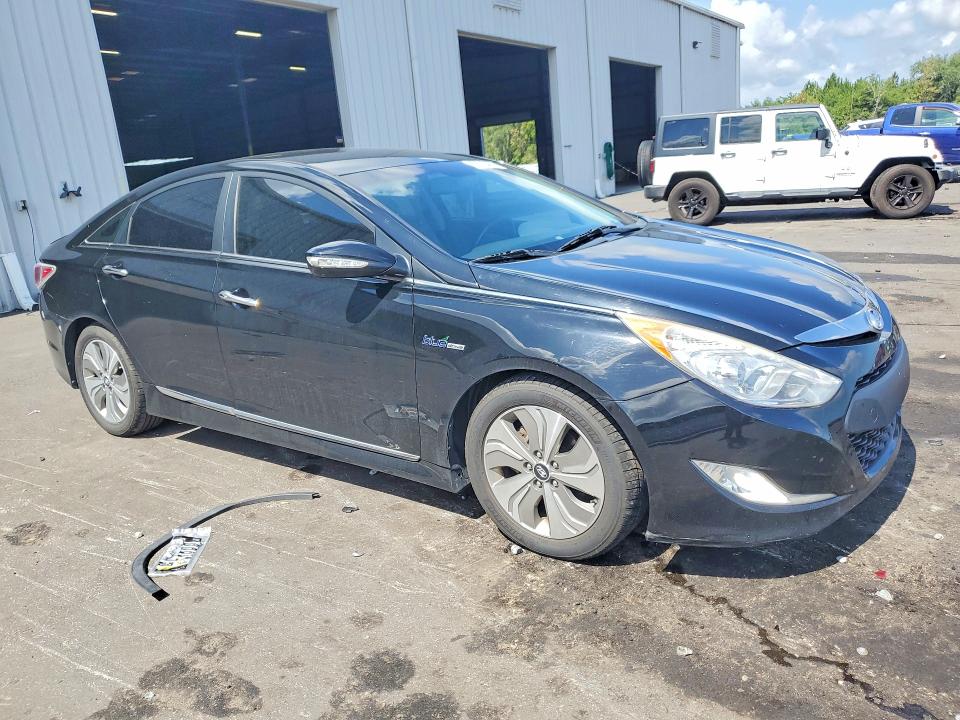 2013 Hyundai VIN KMHEC4A48DA098244 COPART salvage auction — REAR END, Fl - Cert Of Title Slvg Rebuildable, sold $825 on 2026-07-08 (photo 4)