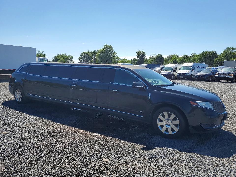 2015 Lincoln Mkt VIN 2L1MJ5LK7FBL01832 COPART salvage auction — WATER/FLOOD, Ny - Certificate Of Title (P), sold $925 on 2026-07-17 (photo 4)