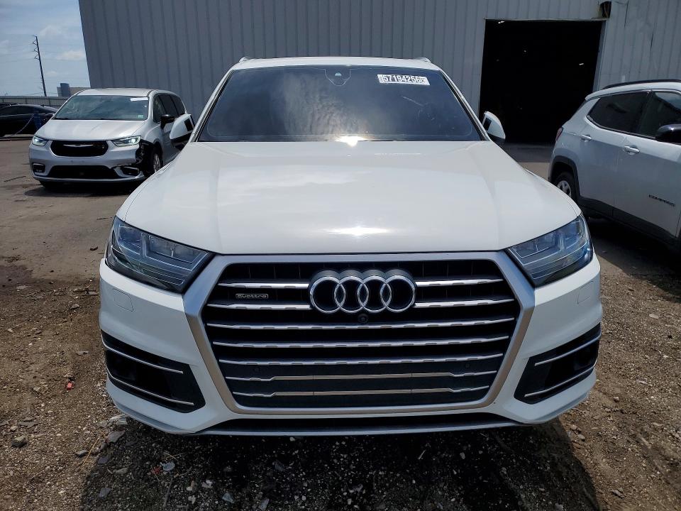 2019 Audi Q7 VIN WA1LHAF72KD027514 COPART salvage auction — MINOR DENT/SCRATCHES, FL - CERTIFICATE OF TITLE, sold $6,700 on 2026-07-28 (photo 5)