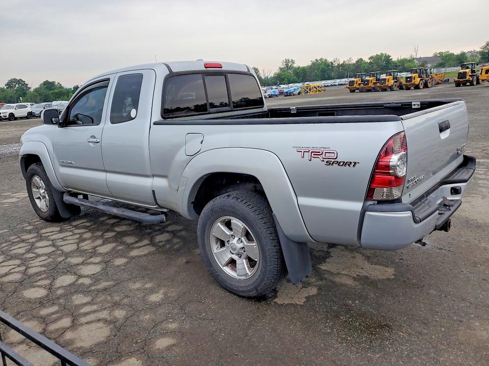 2010 Toyota Tacoma VIN 5TETU4GN1AZ676744 COPART salvage auction — UNDERCARRIAGE, PA - CERT OF TITLE, sold $625 on 2026-07-21 (photo 2)