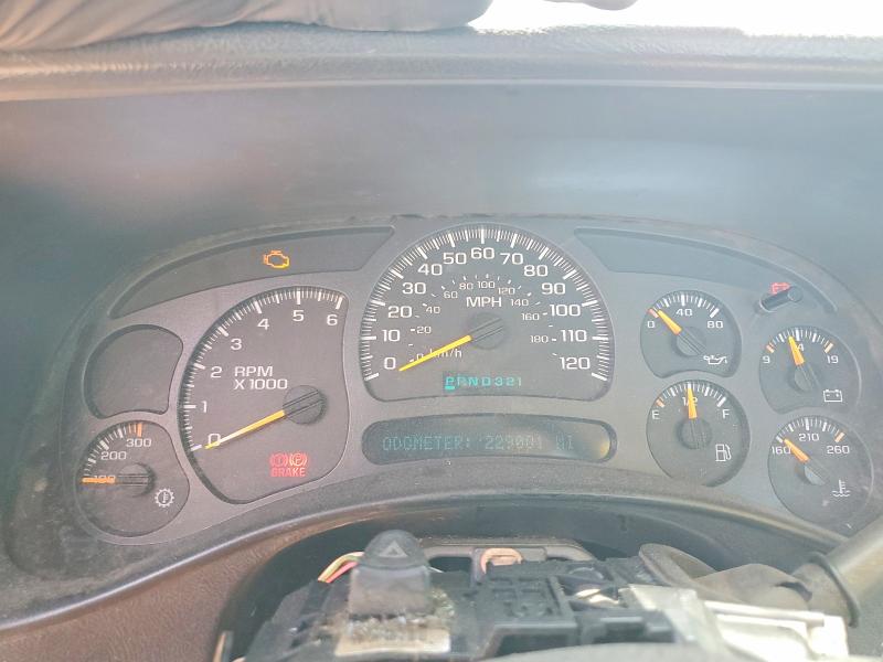 2004 Chevrolet Silverado 2500 VIN 1GBHC24UX4E175162 COPART salvage auction — FRONT END, Ca - Dis/Dlr/Exp Only Clean Title, sold $500 on 2026-07-02 (photo 9)