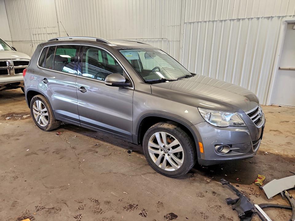 2011 Volkswagen Tiguan VIN WVGBV7AX8BW532526 COPART salvage auction — MECHANICAL, Mn - Certificate Of Title, sold $525 on 2026-07-02 (photo 4)