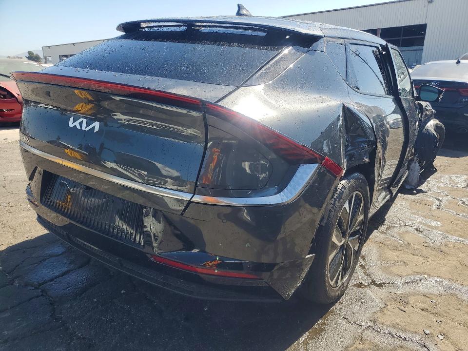 2023 Kia Ev6 VIN KNDC34LA3P5604848 COPART salvage auction — UNDERCARRIAGE, CA - NON-REPAIRABLE VEHICLE CERT, sold $2,750 on 2026-07-13 (photo 3)