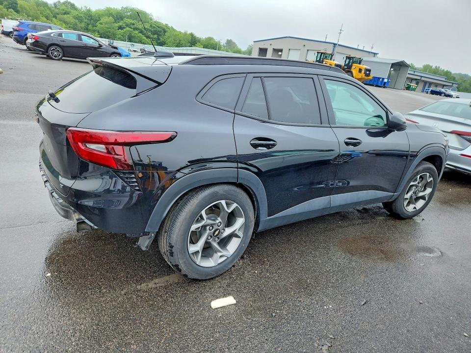 2025 Chevrolet Trax VIN KL77LHEP7SC264275 COPART salvage auction — SIDE, VA - CERT OF TITLE - SALVAGE, sold $4,400 on 2026-07-22 (photo 3)