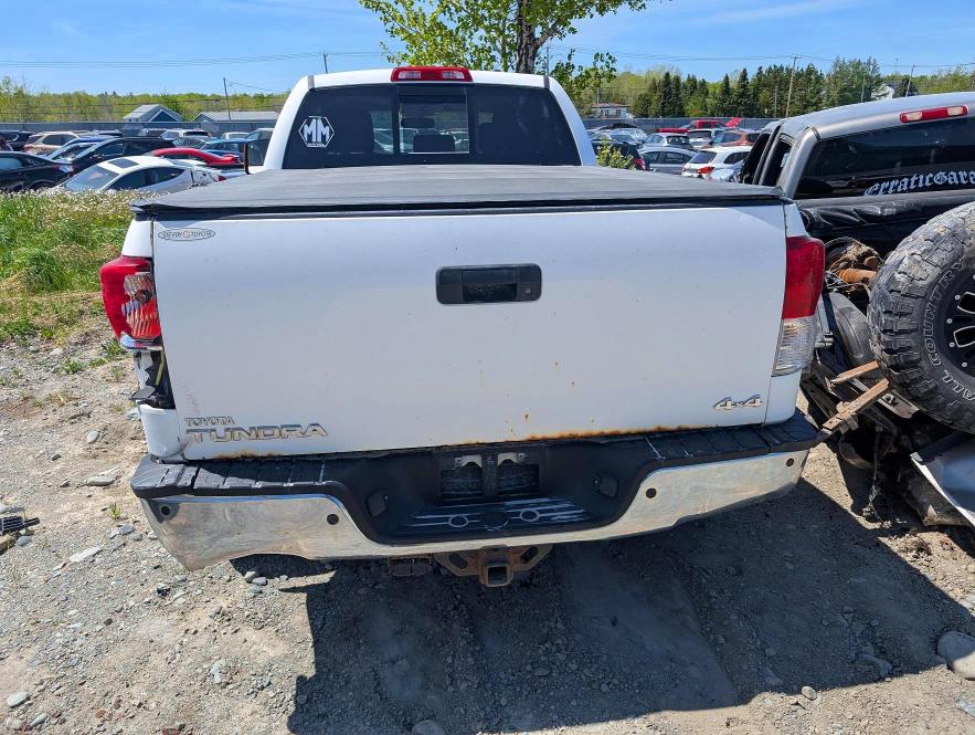 2011 Toyota Tundra VIN 5TFUY5F16BX169697 COPART salvage auction — REAR END, Qc - Gravement Accidente, sold $5,200 on 2026-07-07 (photo 6)