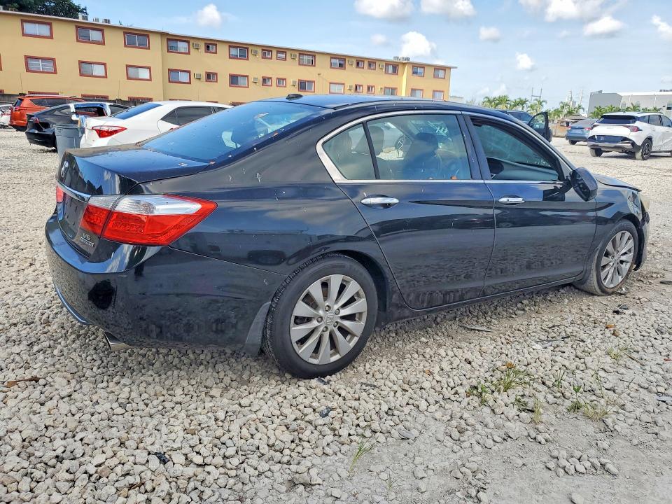 2014 Honda VIN 1HGCR3F94EA040269 COPART salvage auction — SIDE, Fl - Cert Of Title Slvg Rebuildable, sold $1,750 on 2026-07-02 (photo 3)