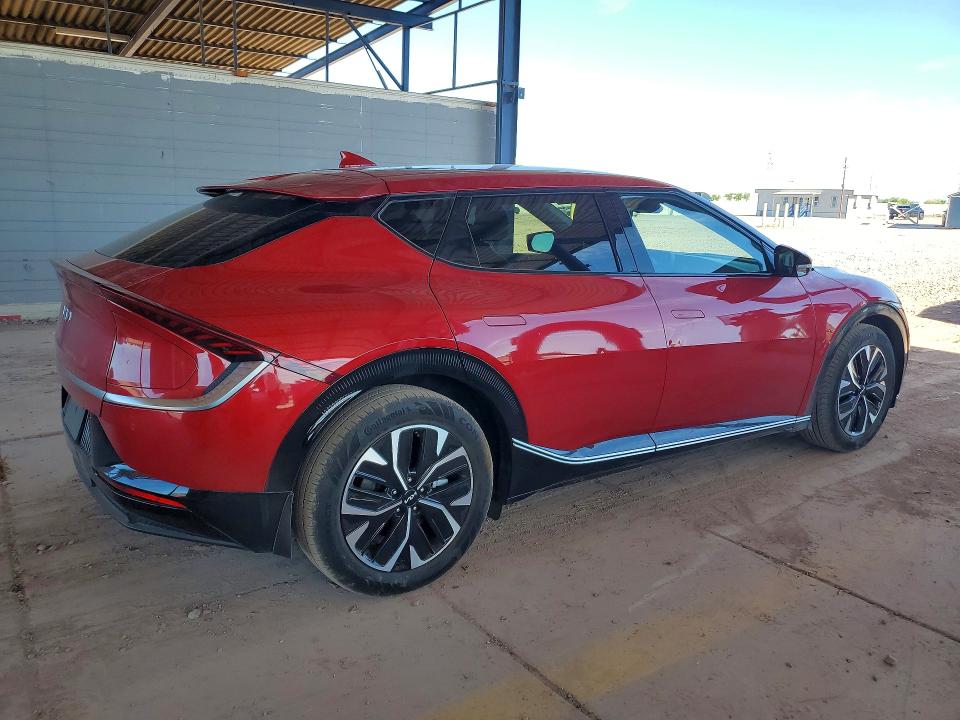 2024 Kia Ev6 VIN KNDC34LA2R5205108 COPART salvage auction — MINOR DENT/SCRATCHES, AZ - CERT OF TITLE - SALVAGE, sold $11,700 on 2026-07-28 (photo 3)