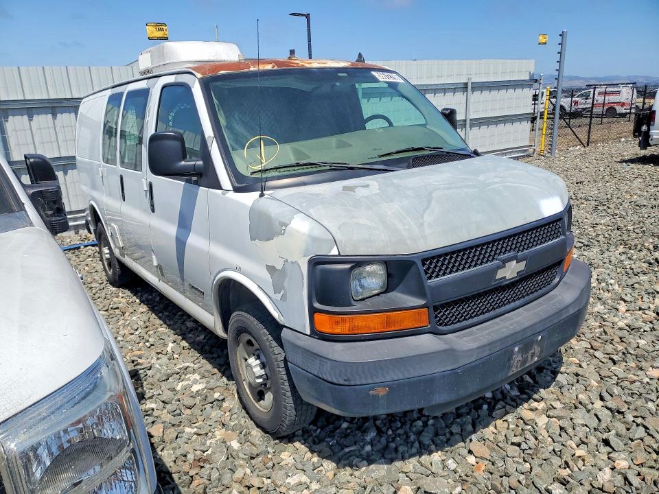 2006 Chevrolet Express 2500 VIN 1GCGG25V261232354 COPART salvage auction — MINOR DENT/SCRATCHES, CA - DIS/DLR/EXP ONLY CLEAN TITLE, sold $1,600 on 2026-07-09 (photo 4)