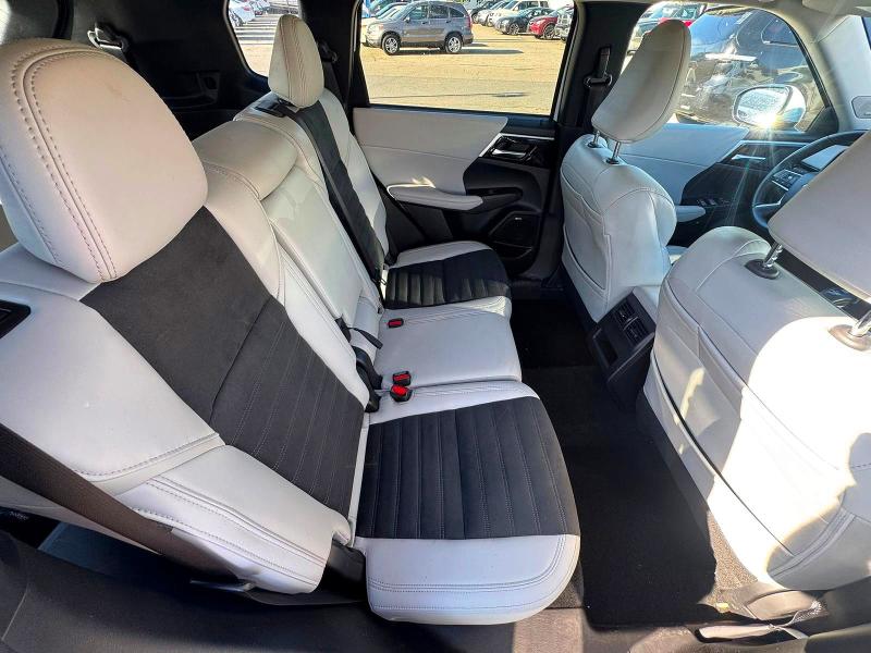 2025 Mitsubishi Outlander VIN JA4J4VA88SZ021889 COPART salvage auction — NORMAL WEAR, MI - CERTIFICATE OF TITLE (P), sold $16,400 on 2026-07-10 (photo 6)