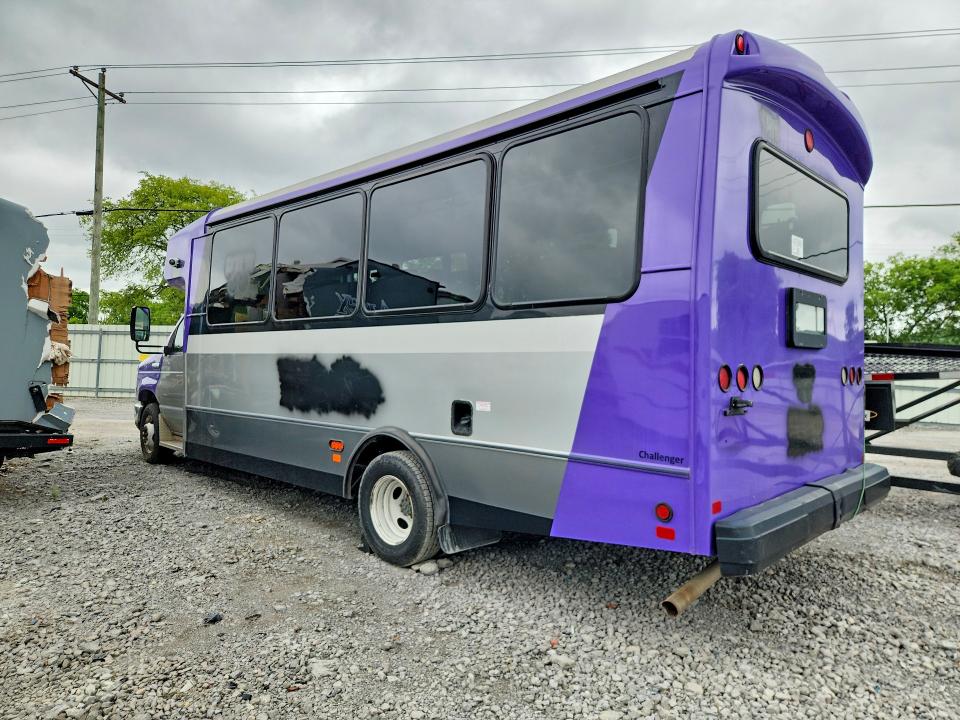 2019 Ford Econoline VIN 1FDFE4FS5KDC61188 COPART salvage auction — MINOR DENT/SCRATCHES, Tn - Certificate Of Title, sold $3,650 on 2026-08-17 (photo 2)