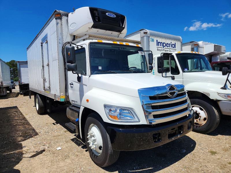 2016 Hino 268a VIN 5PVNJ8JR9G4S51164 COPART salvage auction — MINOR DENT/SCRATCHES, NY - CERTIFICATE OF TITLE, sold $1,500 on 2026-09-29 (photo 1)