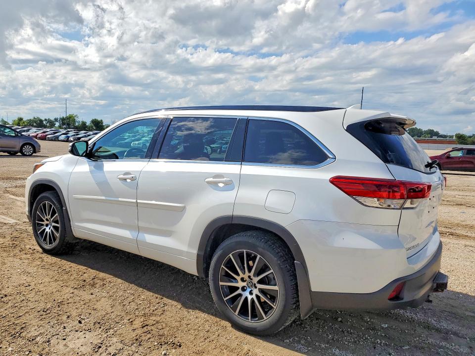 2018 Toyota VIN 5TDJZRFH2JS813592 COPART salvage auction — HAIL, Ia - Cert Of Title-Salvage Title, sold $10,200 on 2026-07-22 (photo 2)
