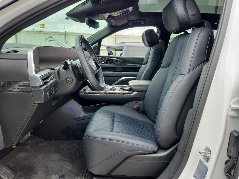 2025 Cadillac Escalade VIN 1GYTEEKL5SU109028 COPART salvage auction — FRONT END, Tx - Salvage Vehicle Title, sold $65,500 on 2026-08-06 (photo 7)