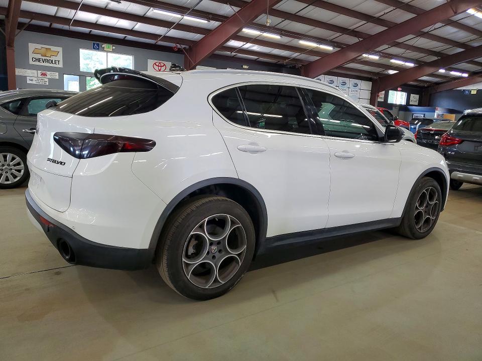 2018 Alfa romeo Stelvio VIN ZASFAKBN0J7B93276 COPART salvage auction — MINOR DENT/SCRATCHES, Wv - Certificate Of Title (P), sold $5,900 on 2026-07-16 (photo 3)