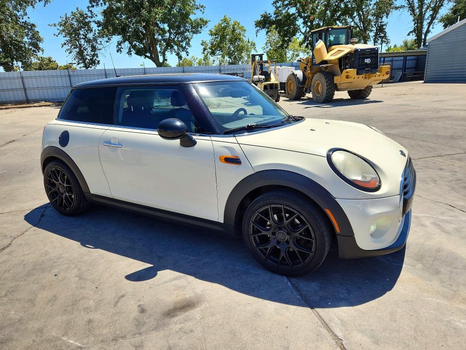 2016 Mini VIN WMWXP5C58G2D14816 COPART salvage auction — REAR END, Ca - Salvage Certificate, sold $1,700 on 2026-07-06 (photo 4)
