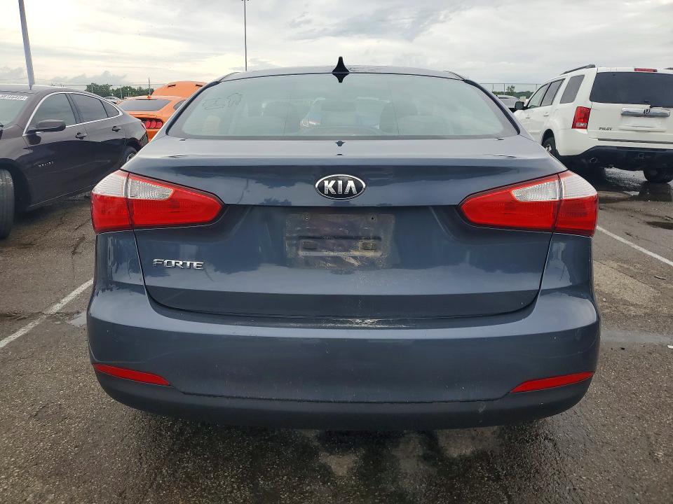 2014 Kia Forte VIN KNAFX4A67E5225667 COPART salvage auction — MINOR DENT/SCRATCHES, Mt - Certificate Of Title, sold $975 on 2026-07-10 (photo 6)