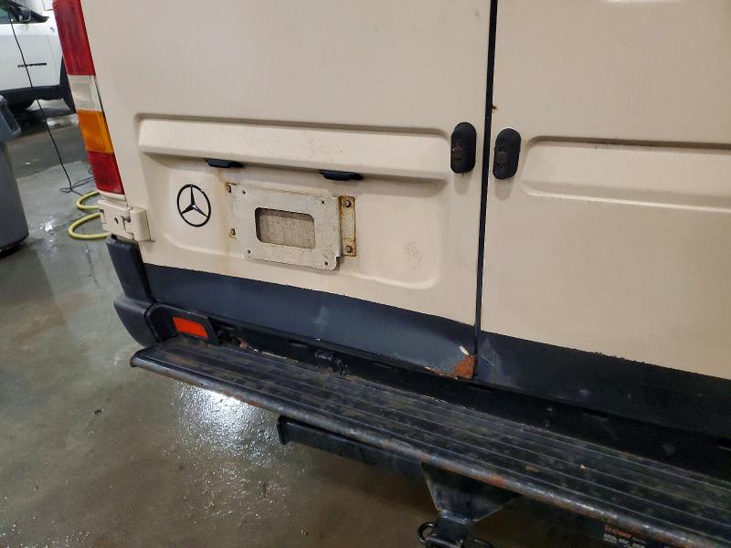 2003 Mercedes-benz Sprinter VIN WD2YD641135398418 COPART salvage auction — REAR END, Mn - Cert Of Title-Salvage, sold $35 on 2026-07-27 (photo 9)