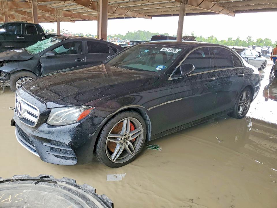 2018 Mercedes-benz E-klasse VIN WDDZF4KBXJA379179 COPART salvage auction — WATER/FLOOD, Tx - Salvage Title-Flood Damage, sold $4,100 on 2026-08-18 (photo 1)