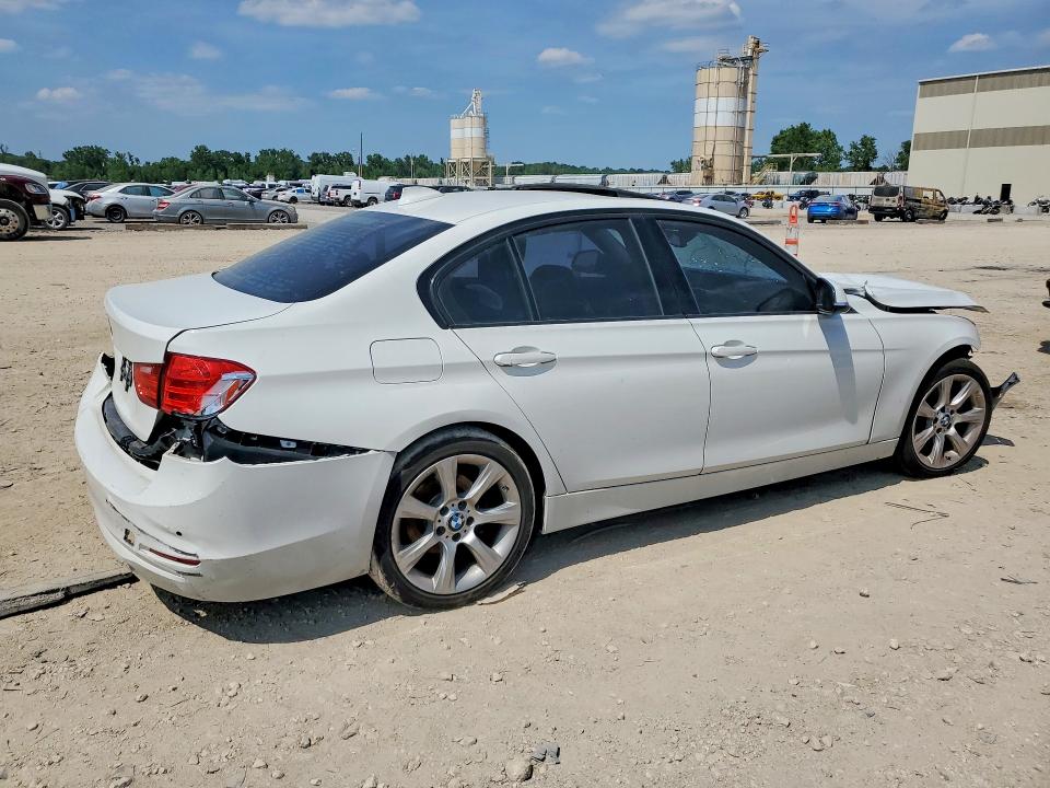 2015 BMW 3er VIN WBA3B1G58FNT64674 COPART salvage auction — FRONT END, Mo - Salvage Certificate Of Title, sold $90 on 2026-07-28 (photo 3)