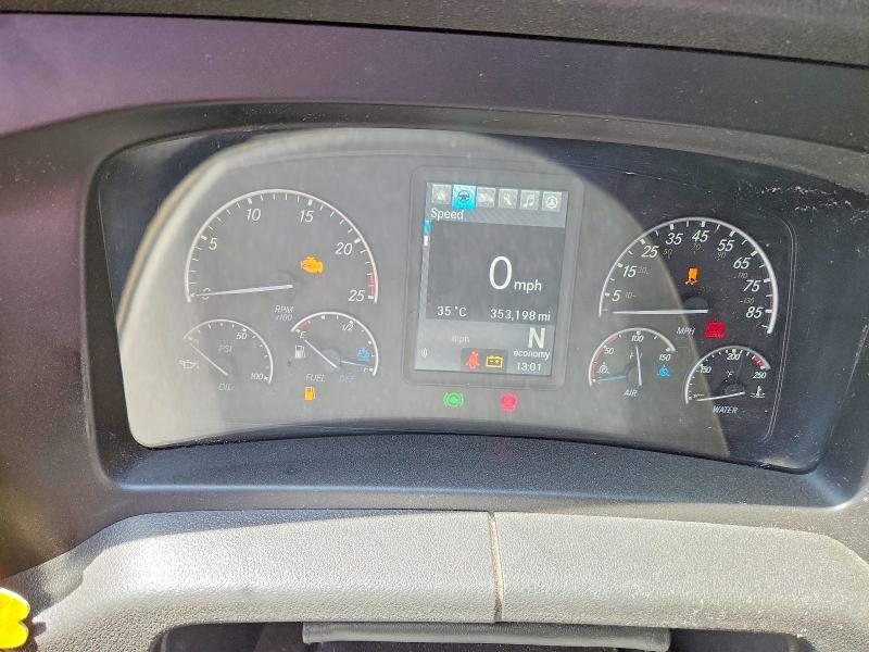 2023 Freightliner Cascadia 126 VIN 3AKJHHDR2PSNP3511 COPART salvage auction — SIDE, IN - DIS/DLR/EXP ONLY CLEAN TITLE, sold $35,750 on 2026-07-07 (photo 8)