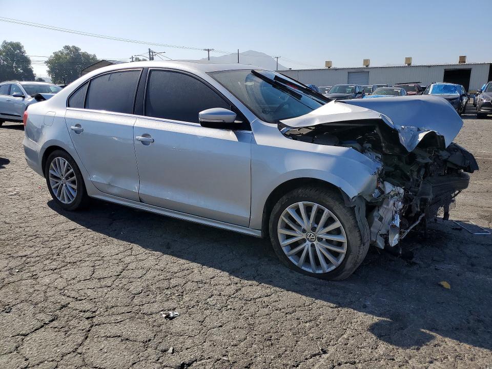 2015 Volkswagen Jetta VIN 3VWD17AJ5FM286591 COPART salvage auction — FRONT END, Ca - Salvage Certificate, sold $475 on 2026-07-02 (photo 4)