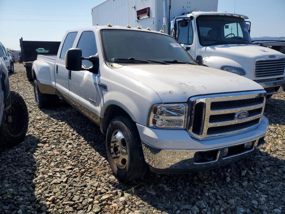 2006 Ford F-350 super duty VIN 1FTWW32P76EC14659 COPART salvage auction — VANDALISM, CA - SALVAGE CERTIFICATE, sold $8,200 on 2026-07-15 (photo 4)