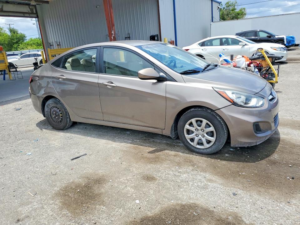 2013 Hyundai Accent VIN KMHCT4AE4DU417640 COPART salvage auction — REAR END, FL - CERT OF TITLE SLVG REBUILDABLE, sold $400 on 2026-07-24 (photo 4)