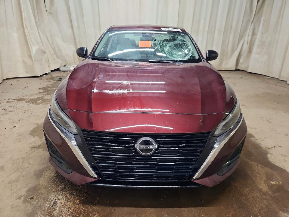 2025 Nissan Altima VIN 1N4BL4DV8SN402647 COPART salvage auction — MINOR DENT/SCRATCHES, KS - CERTIFICATE OF TITLE (P), sold $13,900 on 2026-07-02 (photo 5)